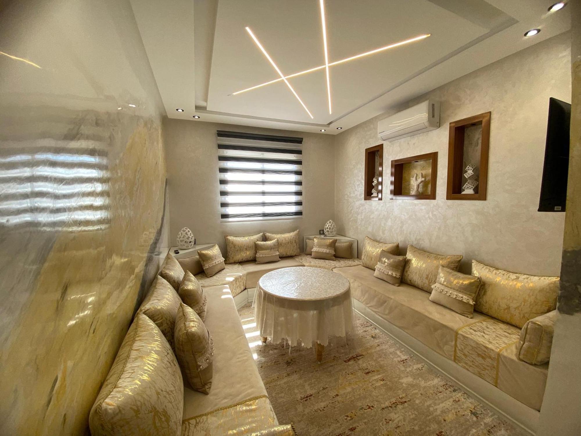 Renove Avec Style Et Parking Surveille Appartement